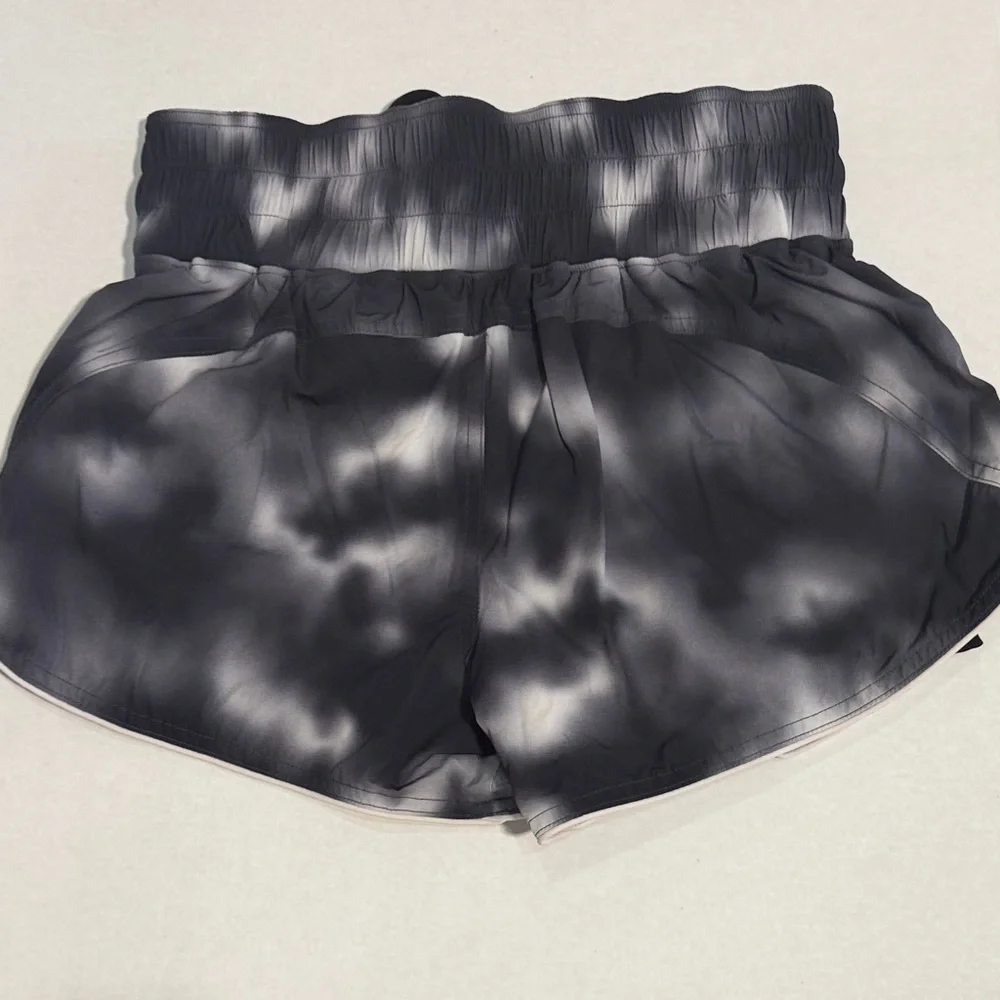 Women's Athletic Ombre Shorts in Black and Gray - Picture 6 of 9